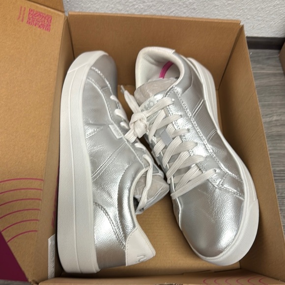 Ryka Classic Sneaker - Picture 2 of 7